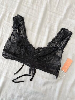 Mentionables Lacy Off The Shoulder Bralette - Black